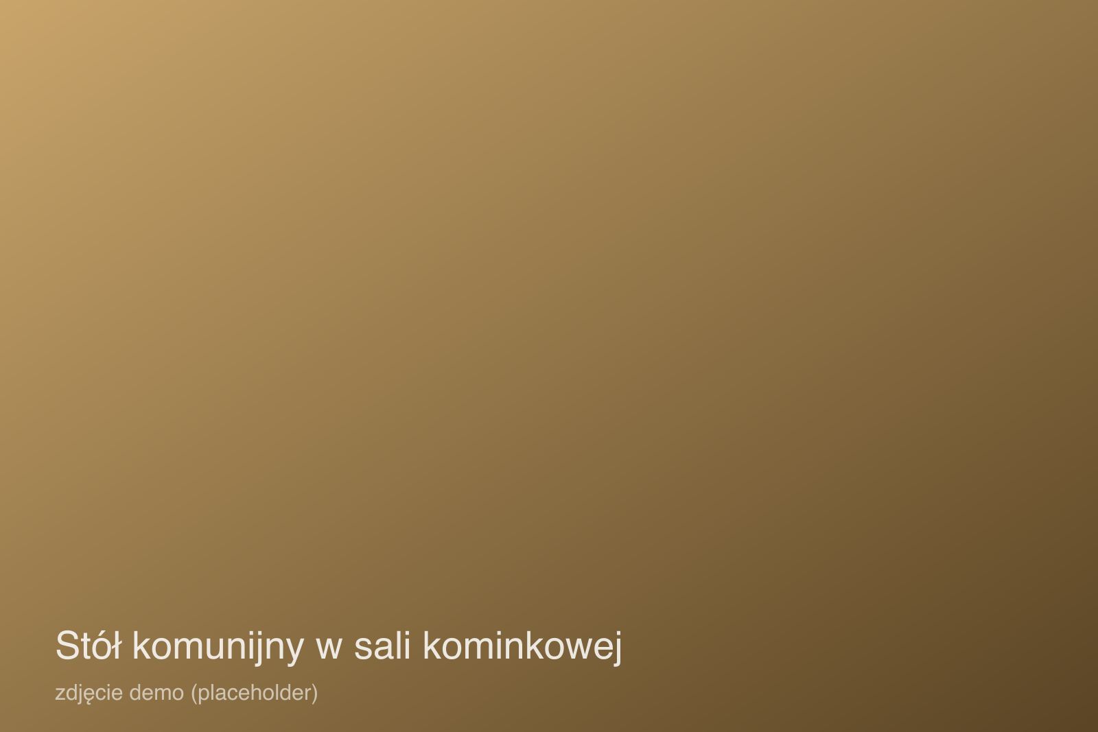 Stół komunijny nakryty w sali kominkowej